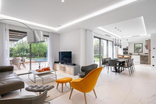 Superbe villa contemporaine à Saint-Raphaël à 200 m de la mer