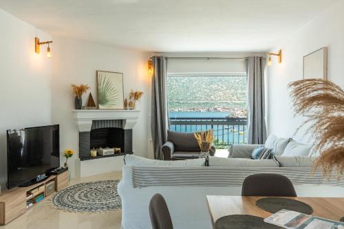 Sea-esta Beach House, Beachfront Residence & BBQ, By ThinkVilla