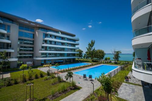 Πισίνα στο ή κοντά στο MyFlat Wave Lilien Suite