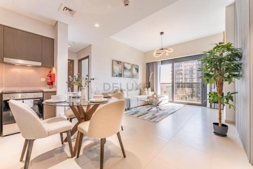 Apartment Steps from Burj Khalifa, Dubai Mall & Metro, Act One Act Two Tower 1, Downtown Dubai By Deluxe Holiday Homes