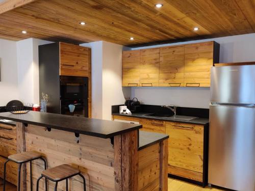 Appartement cosy avec piscine, spa et salle de sport, pied de pistes, 4-6 pers. - FR-1-461-22