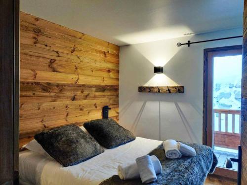 Photo de la galerie de l'établissement Appartement standing 6p avec piscine, spa et parking à Saint-Martin-de-Belleville - FR-1-461-23, à Saint-Martin-de-Belleville