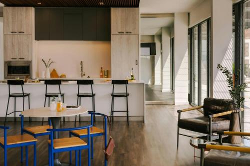 Sonder by Marriott Bonvoy The Heid Apartments Loft Districtにあるシーティングエリア