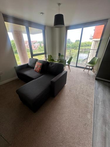 Un lugar para sentarse en Beehosting Adelphi Wharf Apartments