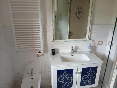 Ένα μπάνιο στο Ottiolu House villa 50m from beach