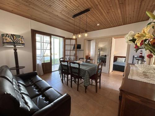 Photo de la galerie de l'établissement Maison 3 pièces près de l'océan, cour privée, tout équipé, 5 couchages - Saint-Jean-de-Monts - FR-1-224C-141, à Saint-Jean-de-Monts