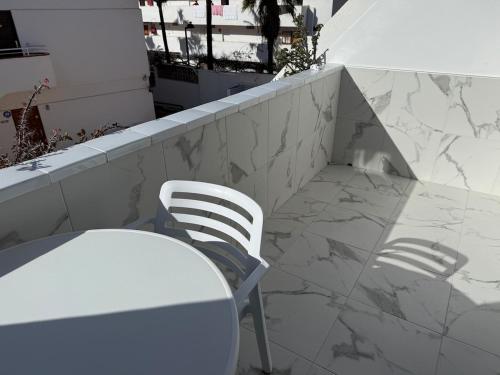 Central location C, Americas, pool view sunny wifi
