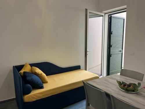 Posezení v ubytování Otranto - appartamento con camera sul mare, parcheggio privato