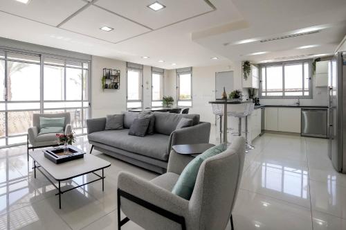 Dapur atau dapur kecil di YalaRent Villa Dolina with private pool