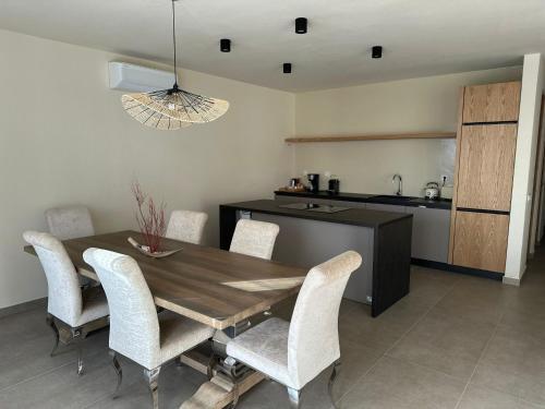 Köök või kööginurk majutusasutuses Vila Cristina Alojamento, Praia Estoril, Boa Vista