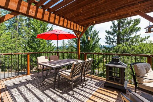 Μπαλκόνι ή βεράντα στο The Happy Place Mountain View Home