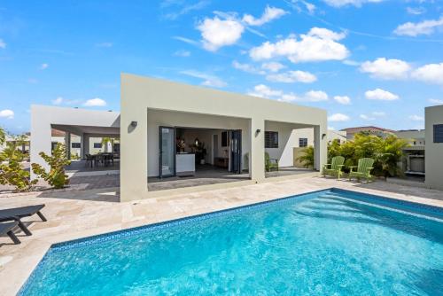 Villa Amber met privézwembad, Mambo Beach