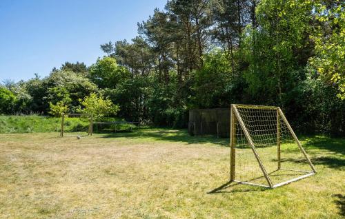Κήπος έξω από το Stunning Home In Ulfborg With Sauna
