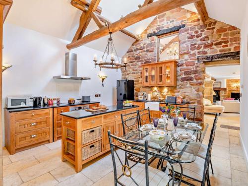 Η κουζίνα ή μικρή κουζίνα στο 2 Bed in Helmsley 93099