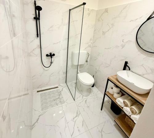Modern Brand-New Apartment
