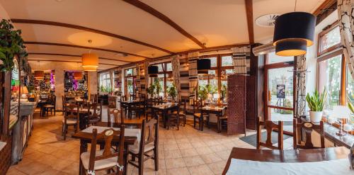Restaurant o un lloc per menjar a Hotel Na Rogatce