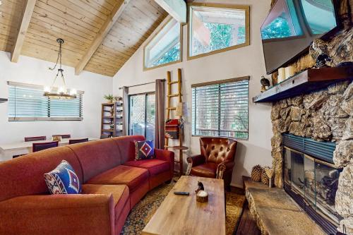 Χώρος καθιστικού στο Three Bears Cabin