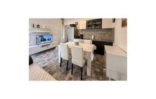 Beautiful Apartment In Trogir With Wifi