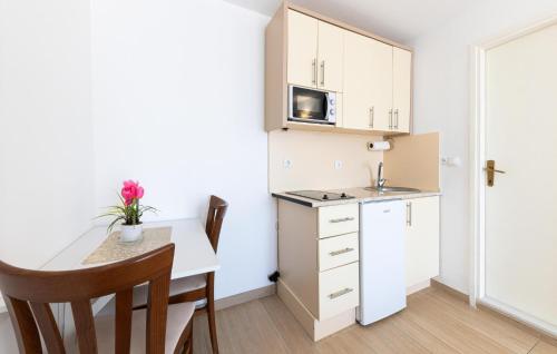Awesome Apartment In Baska Voda With Wifi