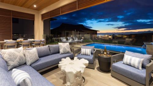 Mauna Kea Magic ~ Private Pool Spa Detached Ohana Suiteにあるシーティングエリア