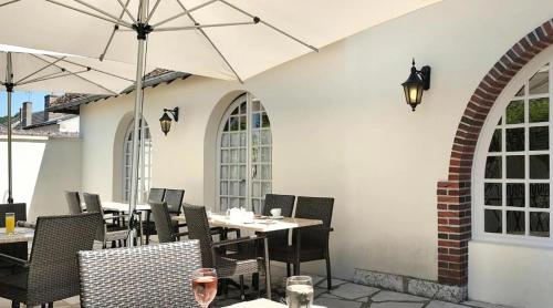 Restoran atau tempat lain untuk makan di Domaine des Châteaux