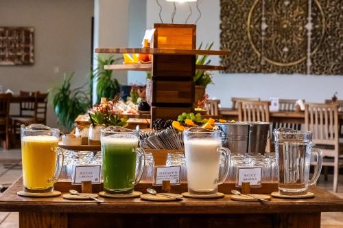 ホテルの敷地内または近くでの食事または食べ物