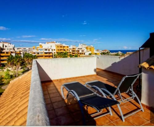 Stylish penthouse with private panoramic rooftop terrace photo 16