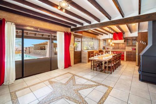 Villa Goldensol by Villa Plus