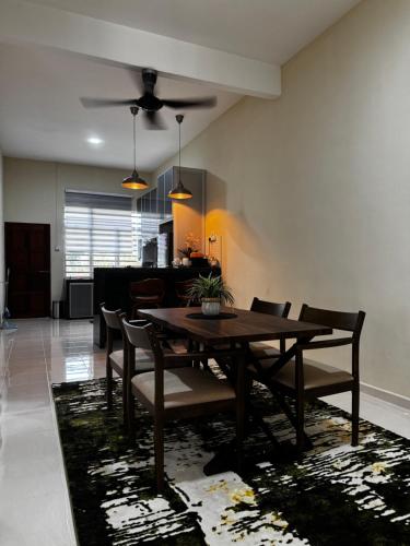 Φωτογραφία από το άλμπουμ του Bougainvillea Rest House Perlis σε Kangar