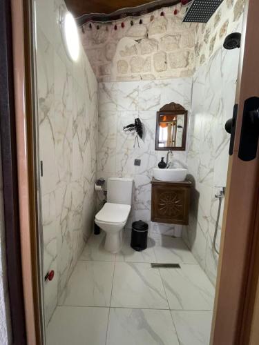 Bilik mandi di Şahran konaği