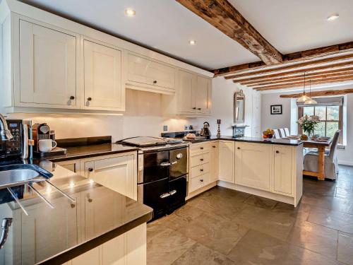 Η κουζίνα ή μικρή κουζίνα στο 3 Bed in Satterthwaite 94633