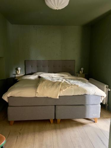Cama o camas de una habitación en Gamla Mejeriet i Västra Värlinge