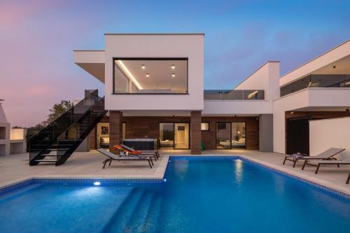 Villa Old Olive III by Vivi Rent