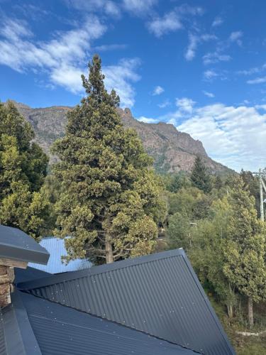 Общий вид на горы или вид на горы из дома для отпуска