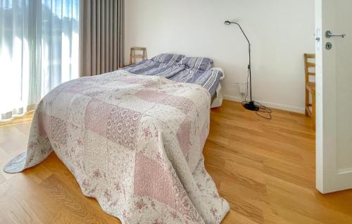 Cama o camas de una habitación en Nice Home In Halmstad With Wifi