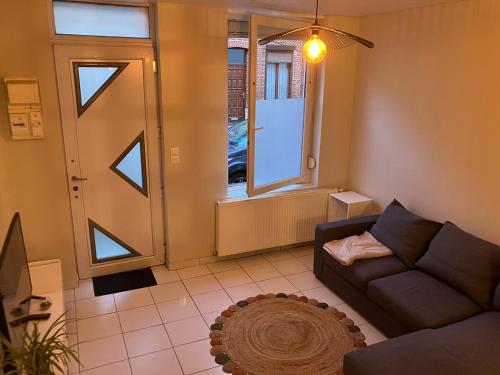 House, ideal health CHR