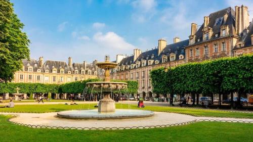 Un 1-Ch/1-SdB Confortable- Place des Vosges