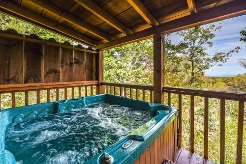 View! Cozy, Private, Fireplace, Hot Tub Log Cabin, Honeymoon! photo 1