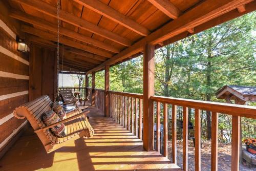 View! Cozy, Private, Fireplace, Hot Tub Log Cabin, Honeymoon! photo 22