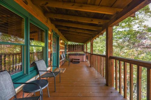 View! Cozy, Private, Fireplace, Hot Tub Log Cabin, Honeymoon! photo 23