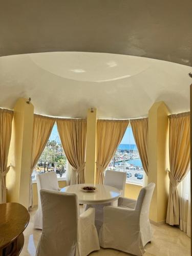 Lujoso Atico Dúplex En Puerto Marina