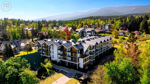 an aerial view of a large building in a town at Apartamenty Good Time - Belle View - Centrum in Szklarska Poręba