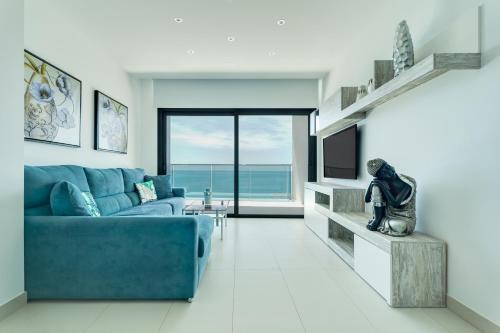 SUNSET DRIVE 128 Luxury Beach Retreat by CAR
