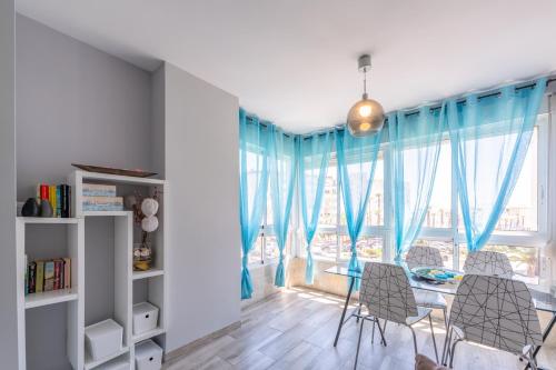 Knihovna v apartmánu
