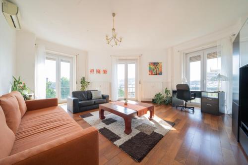 Aurelia Suite -Spacious Apartment with AC and Panoramic Danube Views