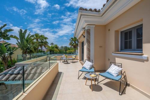 Beachfront Villa with Sea Views & Private Pool