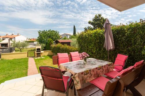 Haus Viktoria In Porec Mit Garten In Strandnähe