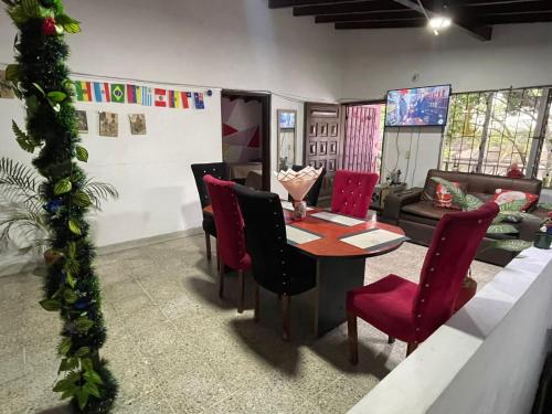 TV a/nebo společenská místnost v ubytování Hostel Urban City Medellin