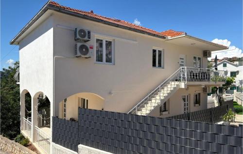 Cozy Apartment In Trogir With Wifi