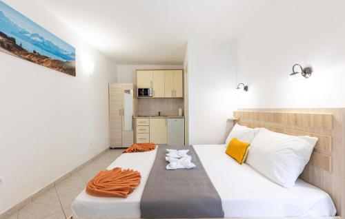 Stunning Apartment In Baska Voda